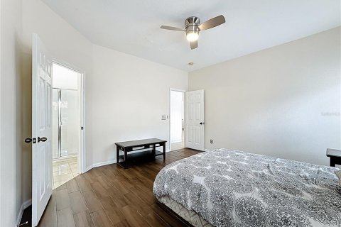 House in Davenport, Florida 5 bedrooms, 220.74 sq.m. № 1894519 - photo 24