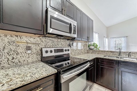 House in Davenport, Florida 5 bedrooms, 220.74 sq.m. № 1894519 - photo 13