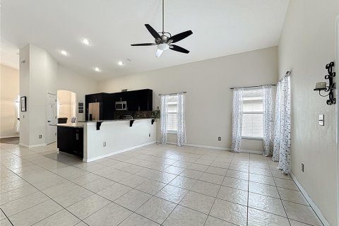 House in Davenport, Florida 5 bedrooms, 220.74 sq.m. № 1894519 - photo 10