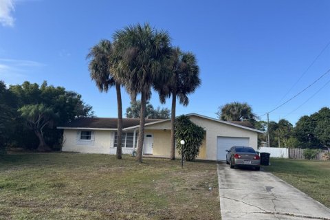 House in Port St. Lucie, Florida 3 bedrooms, 115.94 sq.m. № 2241702