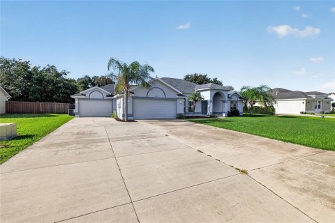 Casa en Grand Island, Florida 3 dormitorios, 159.23 m2 № 2376591