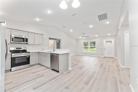House in Belleview, Florida 3 bedrooms, 125.6 sq.m. № 2166070 - photo 7