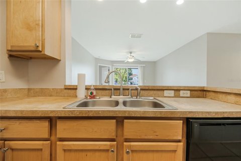 Copropriété à vendre à Orlando, Floride: 2 chambres, 94.02 m2 № 2415432 - photo 8