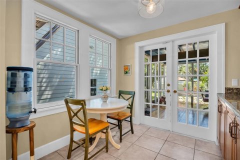 Casa en venta en Saint Petersburg, Florida, 4 dormitorios, 348.01 m2 № 1612672 - foto 18
