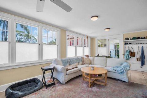 Casa en venta en Saint Petersburg, Florida, 4 dormitorios, 348.01 m2 № 1612672 - foto 12