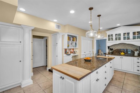 Casa en venta en Saint Petersburg, Florida, 4 dormitorios, 348.01 m2 № 1612672 - foto 15