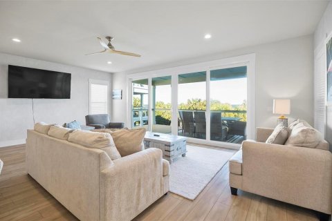 Villa ou maison à vendre à Palm Coast, Floride: 5 chambres, 351.73 m2 № 1722833 - photo 15