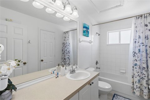 House in Kissimmee, Florida 6 bedrooms, 226.12 sq.m. № 2313251 - photo 20