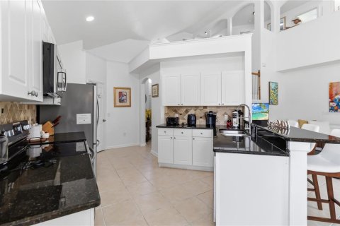 House in Kissimmee, Florida 6 bedrooms, 226.12 sq.m. № 2313251 - photo 8