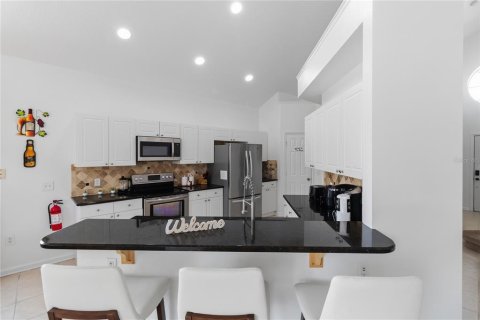 House in Kissimmee, Florida 6 bedrooms, 226.12 sq.m. № 2313251 - photo 7