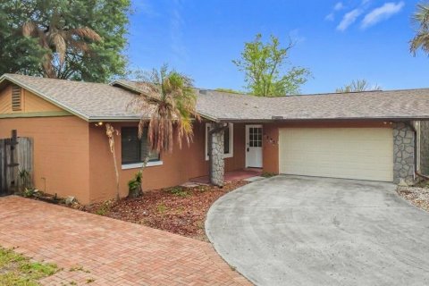 House in Winter Park, Florida 3 bedrooms, 126.9 sq.m. № 2150917 - photo 2