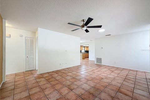House in Winter Park, Florida 3 bedrooms, 126.9 sq.m. № 2150917 - photo 13