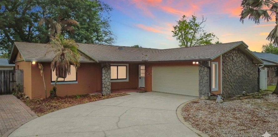 House in Winter Park, Florida 3 bedrooms, 126.9 sq.m. № 2150917