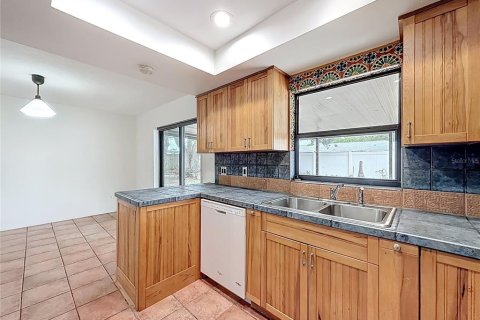 House in Winter Park, Florida 3 bedrooms, 126.9 sq.m. № 2150917 - photo 25