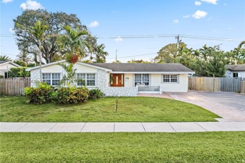 Casa en Miami, Florida 4 dormitorios, 168.06 m2 № 2053216