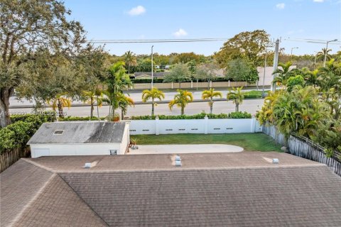 Casa en venta en Miami, Florida, 4 dormitorios, 168.06 m2 № 2053216 - foto 4