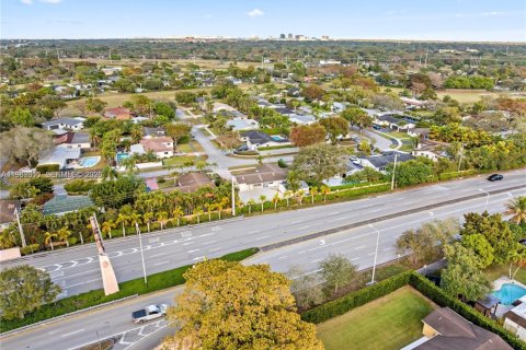 Casa en venta en Miami, Florida, 4 dormitorios, 168.06 m2 № 2053216 - foto 28