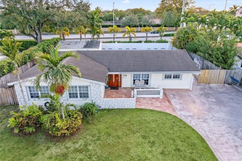 Casa en venta en Miami, Florida, 4 dormitorios, 168.06 m2 № 2053216 - foto 5