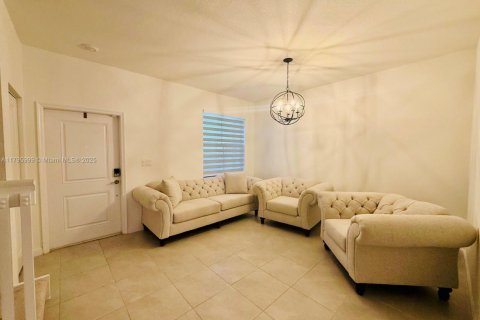 Townhouse in Homestead, Florida 3 bedrooms, 129.41 sq.m. № 1674875 - photo 4