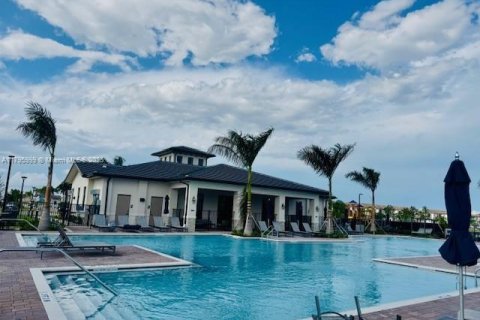 Townhouse in Homestead, Florida 3 bedrooms, 129.41 sq.m. № 1674875 - photo 29