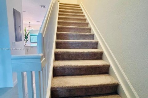 Townhouse in Homestead, Florida 3 bedrooms, 129.41 sq.m. № 1674875 - photo 13