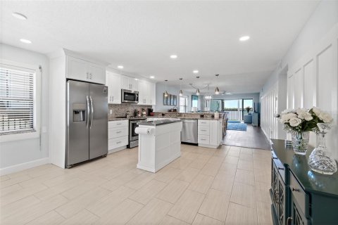 Condominio en venta en Cocoa Beach, Florida, 2 dormitorios, 136.19 m2 № 1681880 - foto 3