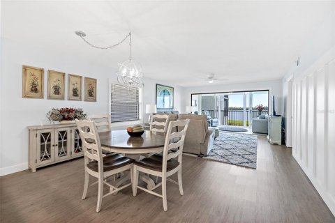 Condominio en venta en Cocoa Beach, Florida, 2 dormitorios, 136.19 m2 № 1681880 - foto 9