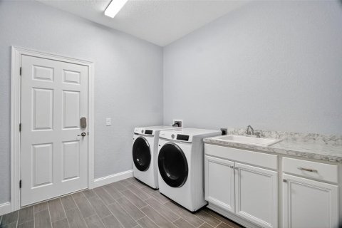 House in Summerfield, Florida 3 bedrooms, 218.88 sq.m. № 1901457 - photo 25