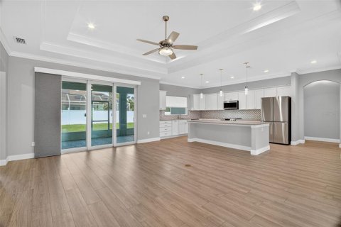 House in Summerfield, Florida 3 bedrooms, 218.88 sq.m. № 1901457 - photo 8
