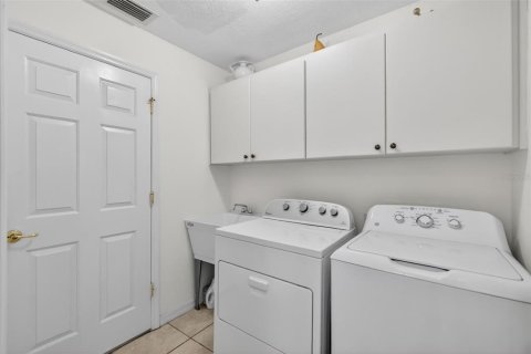 House in Leesburg, Florida 3 bedrooms, 152.45 sq.m. № 2215871 - photo 30