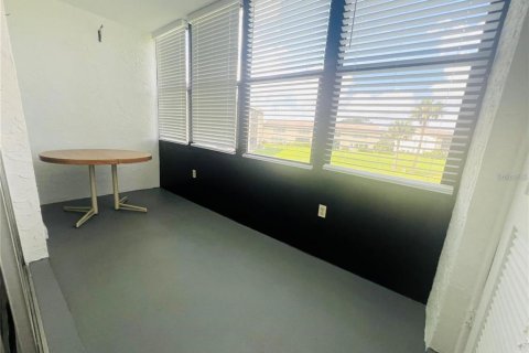 Copropriété à vendre à New Port Richey, Floride: 1 chambre, 68 m2 № 2388358 - photo 14