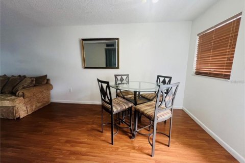 Copropriété à vendre à New Port Richey, Floride: 1 chambre, 68 m2 № 2388358 - photo 11