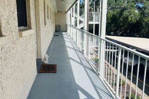 Copropriété à vendre à New Port Richey, Floride: 1 chambre, 68 m2 № 2388358 - photo 19