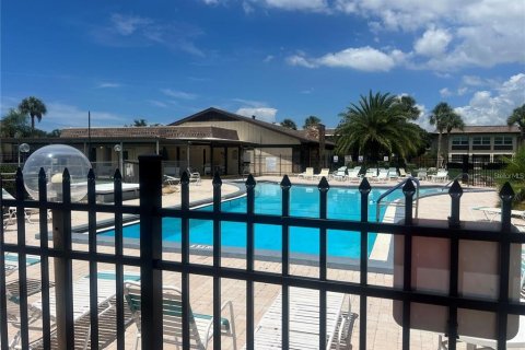Copropriété à vendre à New Port Richey, Floride: 1 chambre, 68 m2 № 2388358 - photo 16