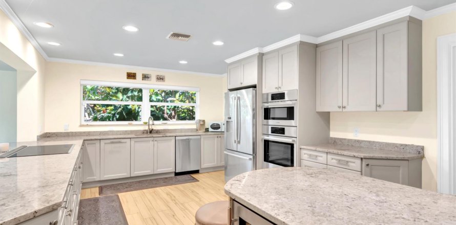 House in Vero Beach, Florida 3 bedrooms, 283.26 sq.m. № 2146921