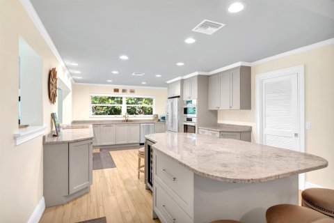 House in Vero Beach, Florida 3 bedrooms, 283.26 sq.m. № 2146921 - photo 10
