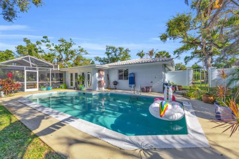 House in Vero Beach, Florida 3 bedrooms, 283.26 sq.m. № 2146921 - photo 29