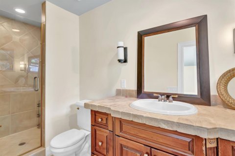House in Vero Beach, Florida 3 bedrooms, 283.26 sq.m. № 2146921 - photo 24