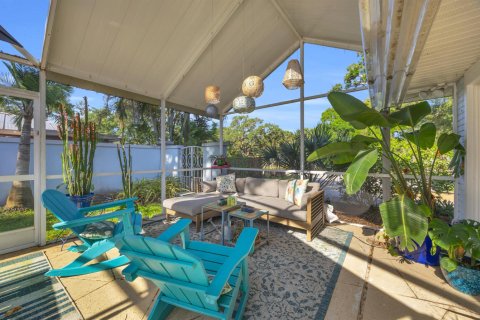 House in Vero Beach, Florida 3 bedrooms, 283.26 sq.m. № 2146921 - photo 28