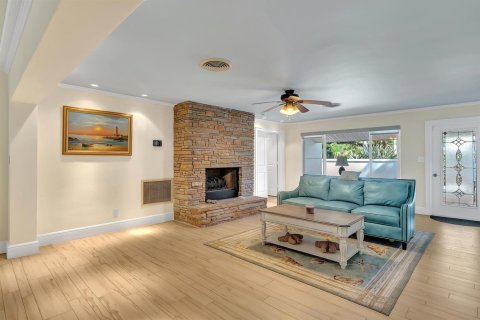House in Vero Beach, Florida 3 bedrooms, 283.26 sq.m. № 2146921 - photo 4