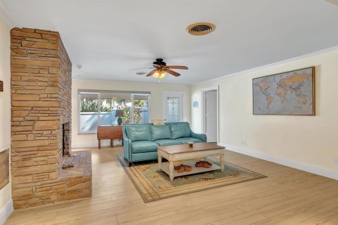 House in Vero Beach, Florida 3 bedrooms, 283.26 sq.m. № 2146921 - photo 5