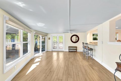 House in Vero Beach, Florida 3 bedrooms, 283.26 sq.m. № 2146921 - photo 15