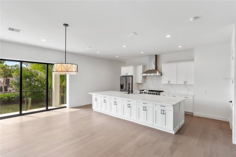 Casa en venta en Longboat Key, Florida, 6 dormitorios, 381.46 m2 № 2121075 - foto 18