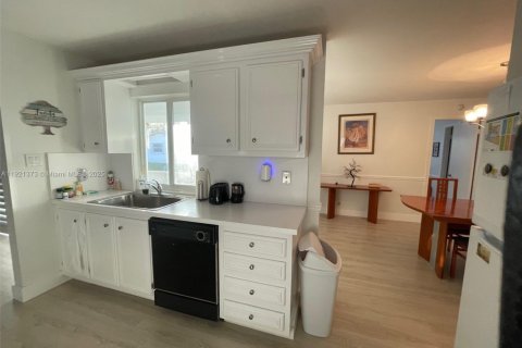 Villa ou maison à vendre à Plantation, Floride: 2 chambres, 120.31 m2 № 1975279 - photo 6