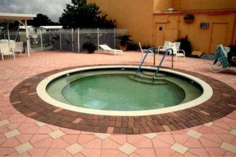 Villa ou maison à vendre à Plantation, Floride: 2 chambres, 120.31 m2 № 1975279 - photo 30