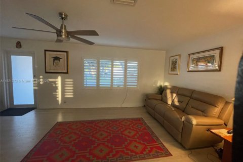 Villa ou maison à vendre à Plantation, Floride: 2 chambres, 120.31 m2 № 1975279 - photo 28