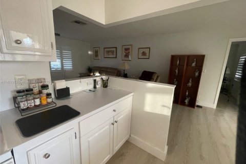 Villa ou maison à vendre à Plantation, Floride: 2 chambres, 120.31 m2 № 1975279 - photo 5