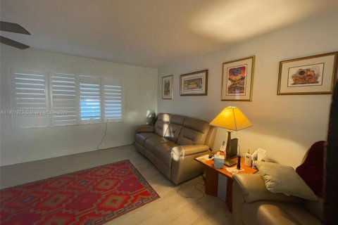 Villa ou maison à vendre à Plantation, Floride: 2 chambres, 120.31 m2 № 1975279 - photo 20