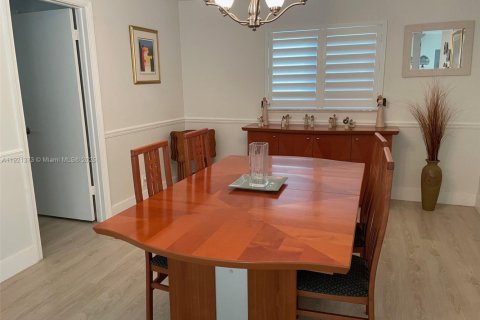 Villa ou maison à vendre à Plantation, Floride: 2 chambres, 120.31 m2 № 1975279 - photo 27