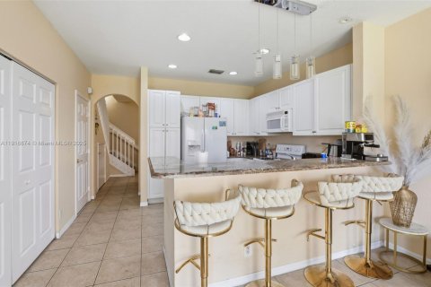 Touwnhouse à vendre à Lauderdale Lakes, Floride: 3 chambres, 146.23 m2 № 1972397 - photo 6